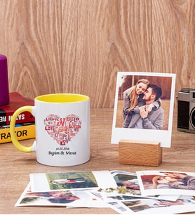 Kişiye Özel Kalpli Sarı Kupa Bardak ve Ahşap Standlı Polaroid Set