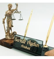 Avukatlara Özel İsimlik Adalet Themis Heykeli Masif Masa İsimliği