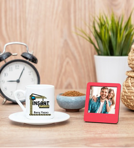 İnşaat Mühendisi Türk Kahvesi Fincanı ve Kırmızı Mini Fotoğraf Çerçevesi