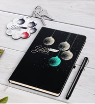 BK Gift Kişiye Özel Yılbaşı Mutlu Yıllar Siyah Defter Kalem ve Anahtarlık Hediye Seti-13 (Model 1)