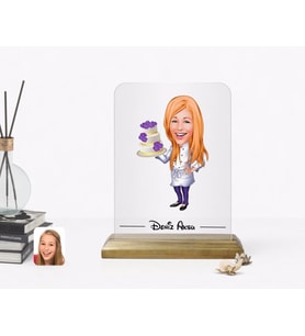 BK Gift Kişiye Özel Kadın Chef Karikatürlü Ahşap Standlı Çerçeve-2 (Beyaz)
