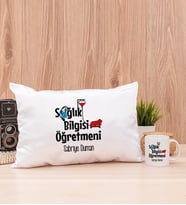 Sağlık Bilgisi Öğretmeni Dikdörtgen Yastık ve Beyaz Kupa Bardak