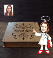 Kişiye Özel Doktor Karikatürlü Ahşap Anahtarlık Kutulu Bayan-1