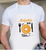 BK Gift Kişiye Özel Mutfakta Biri Var Erkek Beyaz Mutfak Önlüğü  3