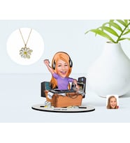 BK Gift Kişiye Özel Kadın Radyocu Karikatürlü 3D Ahşap Biblo ve İsimli Tarihli Papatya Kolye Seti-1 (Model 1)