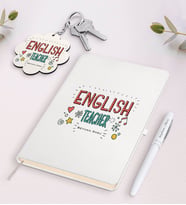 BK Gift Kişiye Özel İngilizce Öğretmeni Beyaz Defter Kalem Ve Anahtarlık Hediye Seti-5 (Model 1)