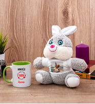 Bayan Değil Kadın Yeşil Kupa Bardak ve Peluş Tavşan