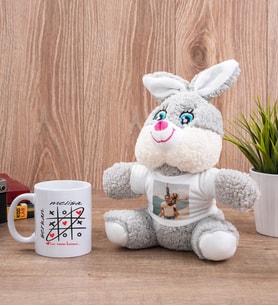 Aşk Her Zaman Kazanır Beyaz Kupa Bardak ve Peluş Tavşan