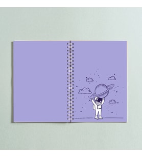 Astronot Saturn Tasarımlı Spiralli A5 96 Yaprak Çizgisiz Defter