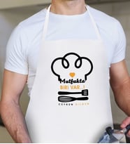 BK Gift Kişiye Özel Mutfakta Biri Var Erkek Beyaz Mutfak Önlüğü  4