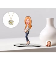 BK Gift Kişiye Özel Kadın Karikatürlü 3D Ahşap Biblo ve İsimli Tarihli Papatya Kolye Seti-11 (Model 1)