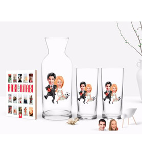 BK Gift Kişiye Özel Renkli Baskılı Sevgililer Karikatürlü İkili Rakı Bardağı Karaf ve Cep Kitabı Hediye Seti-15 (Model 1)