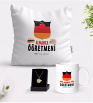 BK Gift Kişiye Özel Almanca Öğretmeni Beyaz Kupa Yastık ve İsimli Papatya Kolye Hediye Seti (Model 1)