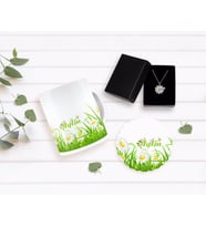 BK Gift Kişiye Özel Papatya Temalı Kupa Bardak Altlığı ve İsimli Silver Papatya Kolye Seti-3 (Model 1)