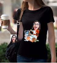 BK Gift Kişiye Özel Bayan Bankacı Karikatürlü Siyah T-Shirt