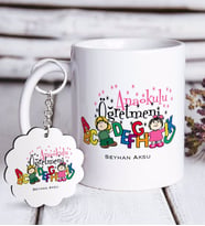 BK Gift Kişiye Özel Anaokulu Öğretmeni Beyaz Kupa ve Anahtarlık Hediye Seti-4 (Model 1)