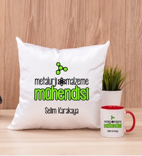 Metalurji ve Malzeme Mühendisi Kare Yastık ve Kırmızı Kupa Bardak