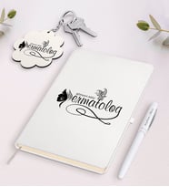 BK Gift Kişiye Özel Dermatolog Beyaz Defter Kalem Ve Anahtarlık Hediye Seti-1 (Model 1)
