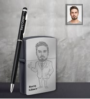 Kişiye Özel Öğretmen Karikatürlü Siyah Çakmak Kalem Hediye Seti Bay-11 (Model 1)