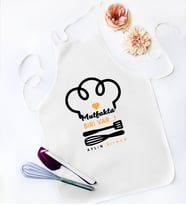 BK Gift Kişiye Özel Mutfakta Biri Var Beyaz Mutfak Önlüğü  4