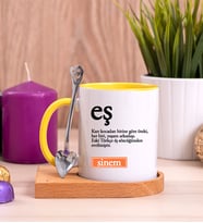 Eş Kelime Anlamı Ahşap Altlıklı Sarı Kupa Bardak