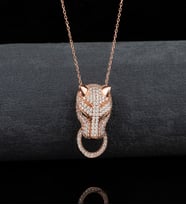 Gümüş Zirkon Taşlı İşlemeli Kedi Tasarım Kolye (Pembe)
