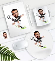 BK Gift Kişiye Özel Bay Siyah Beyaz Futbolcu Karikatürlü Defter Kalem Kupa Mouse Pad Seti (Model 1)