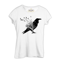 Crows in Tales Beyaz Kadın Tshirt