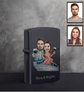 Kişiye Özel Sevgili Karikatürlü UV Baskılı Siyah Benzinli Çakmak Model 20