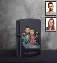 Kişiye Özel Sevgili Karikatürlü UV Baskılı Siyah Benzinli Çakmak Model 20
