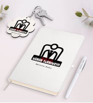BK Gift Kişiye Özel Okul Müdür Yardımcısı Beyaz Defter Kalem ve Anahtarlık Hediye Seti-1 (Model 1)