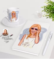 BK Gift Kişiye Özel Bayan Karikatürlü Beyaz Defter Kalem Türk Kahvesi Fincanı Seti-18 (Model 1)