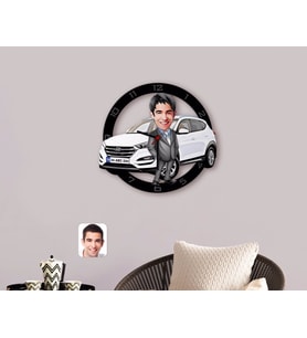BK Gift Kişiye Özel Plakalı Erkek Hyundai Tucson Karikatürlü Ahşap Duvar Saati-1 (Beyaz)