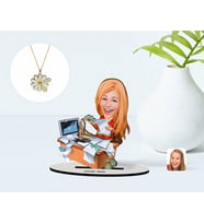 BK Gift Kişiye Özel Kadın Bankacı Karikatürlü 3D Ahşap Biblo ve İsimli Tarihli Papatya Kolye Seti-1 (Model 1)