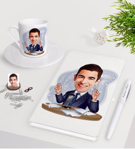 BK Gift Kişiye Özel Erkek Spiker Karikatürlü Beyaz Defter Kalem Türk Kahvesi Fincanı Seti-1 (Model 1)