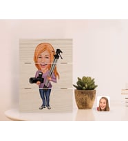 BK Gift Kişiye Özel Kadın Profesyonel Fotoğrafçı Karikatürlü Otantik Masaüstü Ahşap Palet Çerçeve (Beyaz)