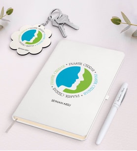 BK Gift Kişiye Özel Plastik Cerrah Beyaz Defter Kalem ve Anahtarlık Hediye Seti (Model 1)