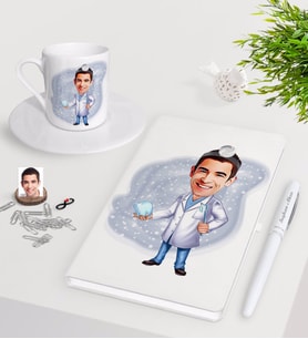 BK Gift Kişiye Özel Erkek Diş Hekimi Karikatürlü Beyaz Defter Kalem Türk Kahvesi Fincanı Seti-3 (Model 1)