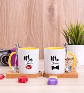Mr Mrs Tasarımlı Ahşap Altlıklı İkili Sarı Kupa Bardak