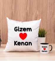 Sevgililere Özel İsim Yazılı Kare Yastık ve Siyah Kupa Bardak