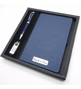 Wings SG110 İsme Özel Lacivert Hediyelik Set  Kalem + 16GB. Usb Bellek + 15x21 Defter  Hepsi İsme Özel (Karışık)