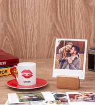 Dudak Tasarım Kırmızı Türk Kahvesi Fincanı ve Ahşap Standlı Polaroid Set