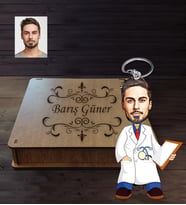 Kişiye Özel Doktor Karikatürlü Ahşap Anahtarlık Kutulu Bay-1