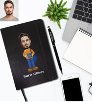 Kişiye Özel Fotoğrafçı Karikatürlü Siyah Defter Kalem Hediye Seti Bay-1
