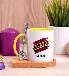 8 De Kapanır 18 De Taraftar Ahşap Altlıklı Sarı Kupa Bardak