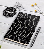 BK Gift Kişiye Özel İsimli Siyah Defter Kalem Ve Anahtarlık Hediye Seti-24 (Model 1)