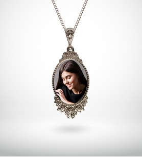 BK Gift Kişiye Özel Fotoğraflı Otantik Gümüş Yaldız Kolye Model 1