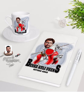 BK Gift Kişiye Özel Beyaz Atlı Prens Karikatürlü Beyaz Defter Kalem Türk Kahvesi Fincanı Seti-2 (Model 1)