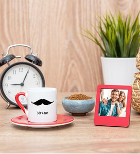 Bıyık Tasarım Kırmızı Kahve Fincanı ve Kırmızı Mini Fotoğraf Çerçevesi