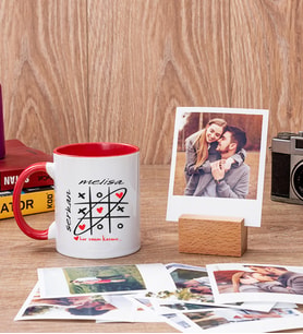 Aşk Her Zaman Kazanır Kırmızı Kupa Bardak ve Ahşap Standlı Polaroid Set